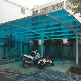 Làm mái poly lấy sáng che nhà xe