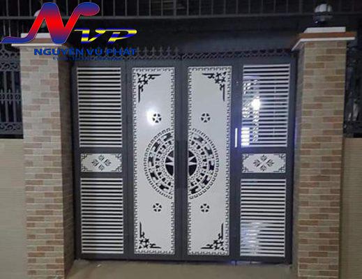 Cửa cổng sắt cnc giá rẻ đẹp tại Thủ Dầu Một