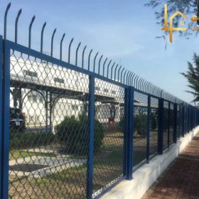 Thi công hàng rào sắt lưới tại Tân Uyên