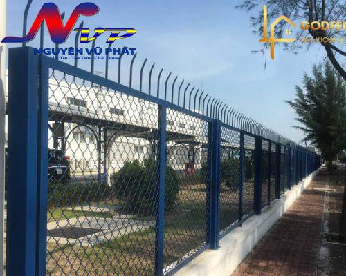Thi công hàng rào sắt lưới tại Tân Uyên