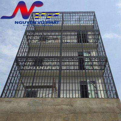 Thi công khung sắt bảo vệ tại Dĩ An