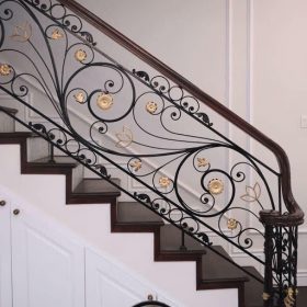 Lan can cầu thang sắt uốn mỹ thuật