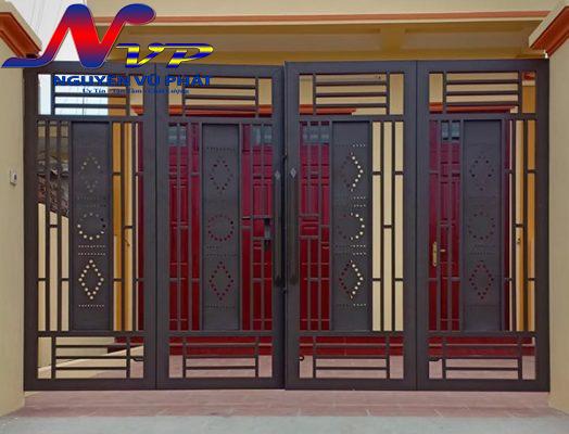 Làm cửa cổng sắt đẹp