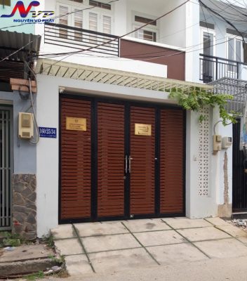 Cửa cổng sắt hộp 4 cánh