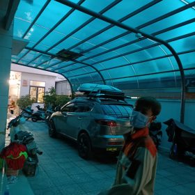 Mái che nhà xe, mái nhựa thông minh