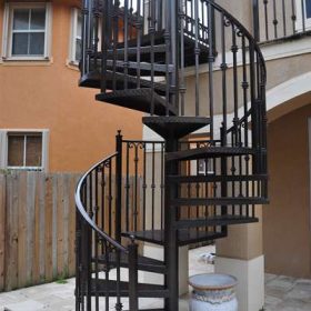 Thợ làm cầu thang xoắn ốc tại Bình Dương chuyên nghiệp