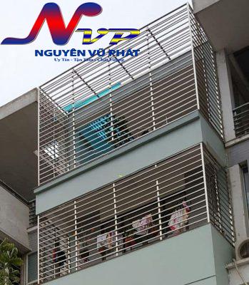 Khung sắt bảo vệ ban công giá rẻ