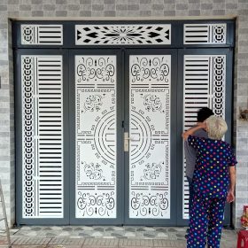 mẫu cửa sắt cnc 4 cánh
