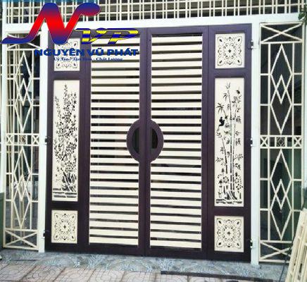 Mẫu cửa công sắt cnc kết hợp sắt hộp